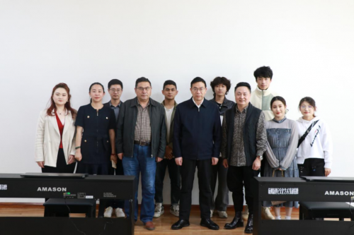 BET体育365投注官网“浙江琴行业联盟援疆电钢琴教室”成立啦！